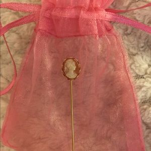 Fashion cameo pin